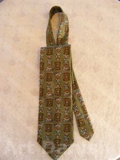29125 SLIPS 1,40 cm lång, 10 cm bred.   Nye brede slips  new wide ties
