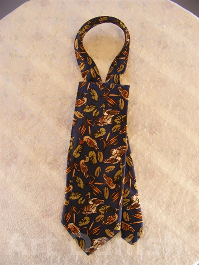 29131 SLIPS 1,40 cm lång, 10 cm bred.   Nye brede slips  new wide ties