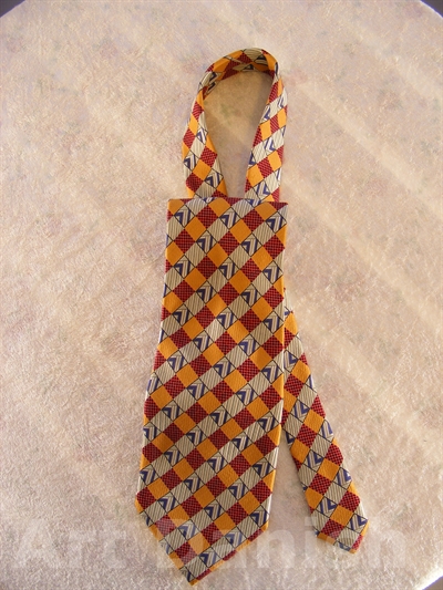 29136 SLIPS 1,40 cm lång, 10 cm bred.   Nye brede slips new wide ties
